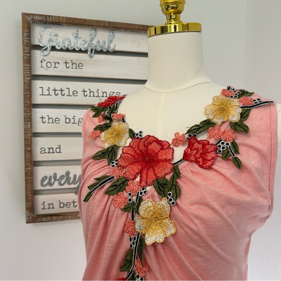 Rosegal Tops - NWOT Rosegal Pink Floral Embroidery Tank Top 1X - size 16 Sleeveless Faux Wrap